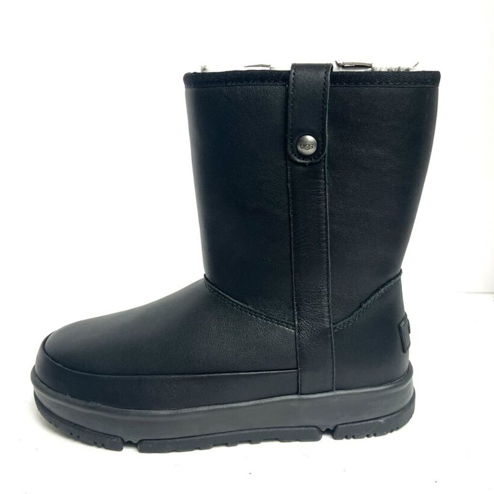 UGG Women's Classic Weather Sport Boot Black, Size 6 M